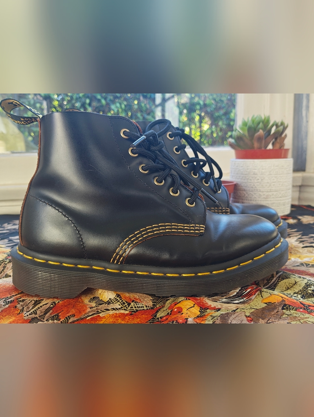 Dr Martens 6-Hole Black Leather Lace-Up Ankle Boots, Women's Size 6